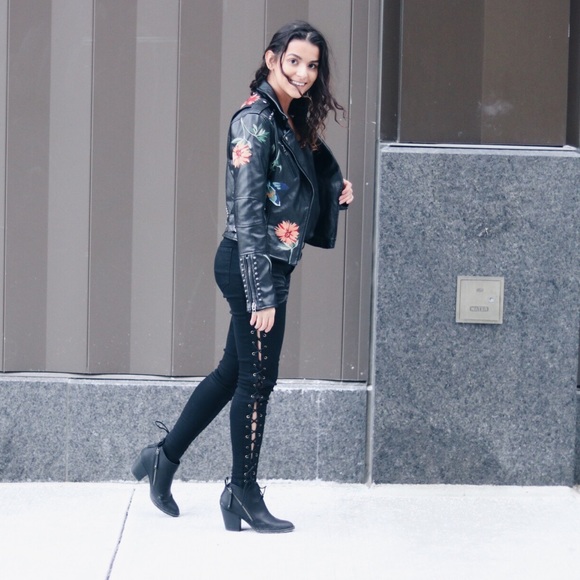 Floral moto Jacket - Picture 2 of 6